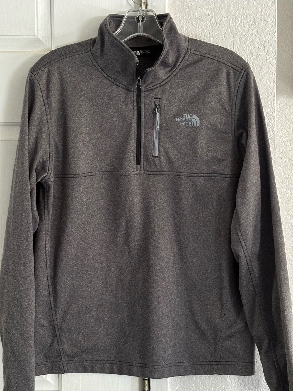 The North Face Men's Dark Gray Half-Zip Lightweight Pullover